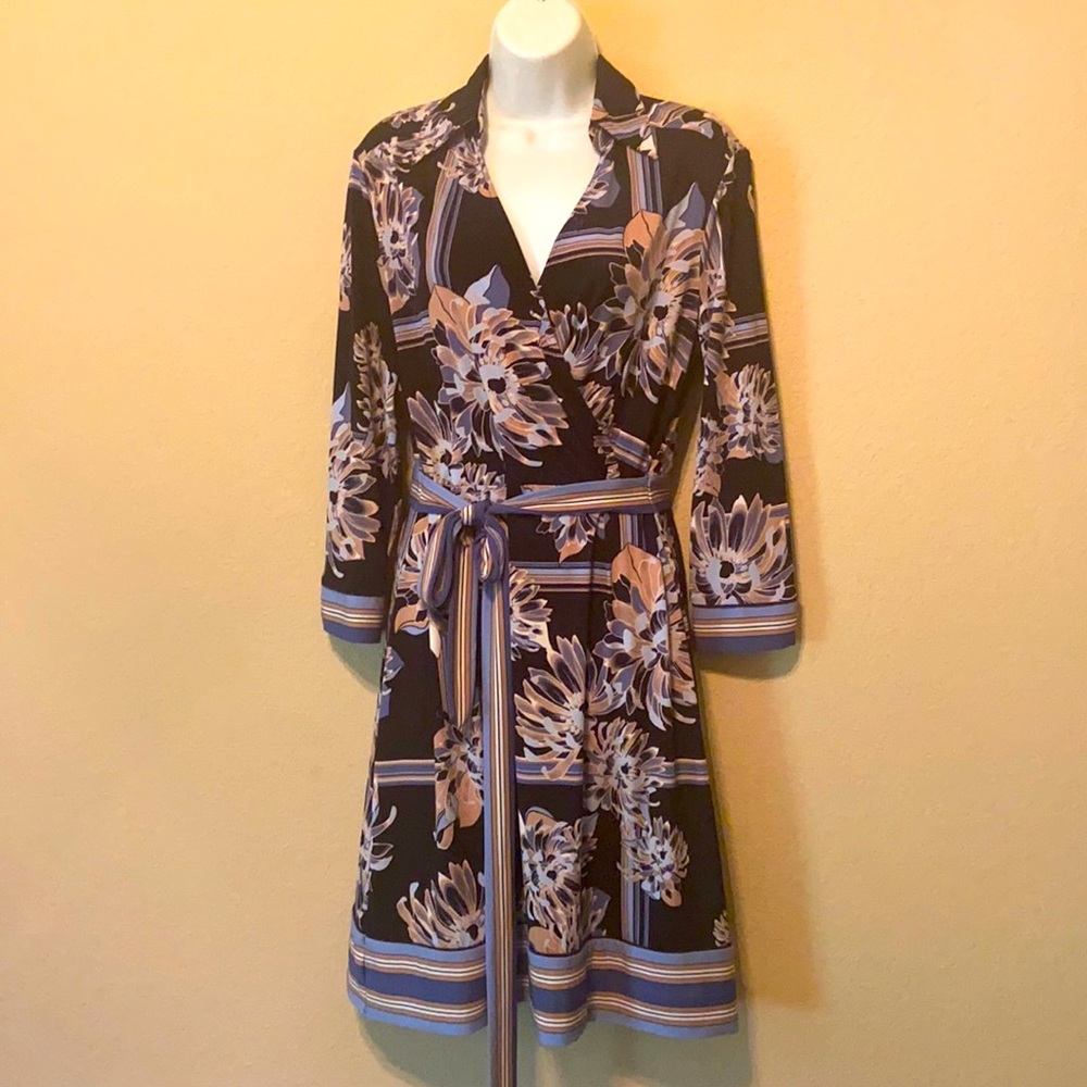 NY & Co. navy floral long sleeve dress